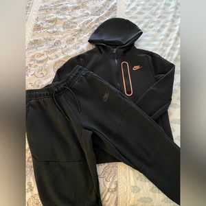 Boys Nike tech suit